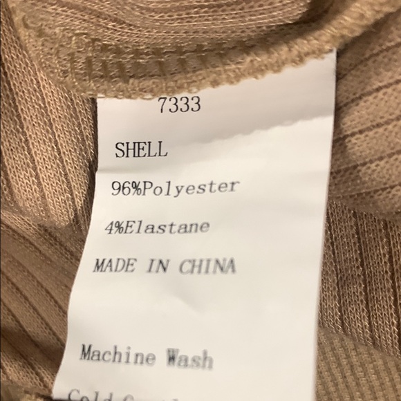 NWT Kangaroo Pocket Tan Quarter-Zip Pullover Medium - Picture 5 of 12